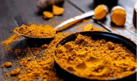 Curcuma para aliviar dores e inflamações naturalmente