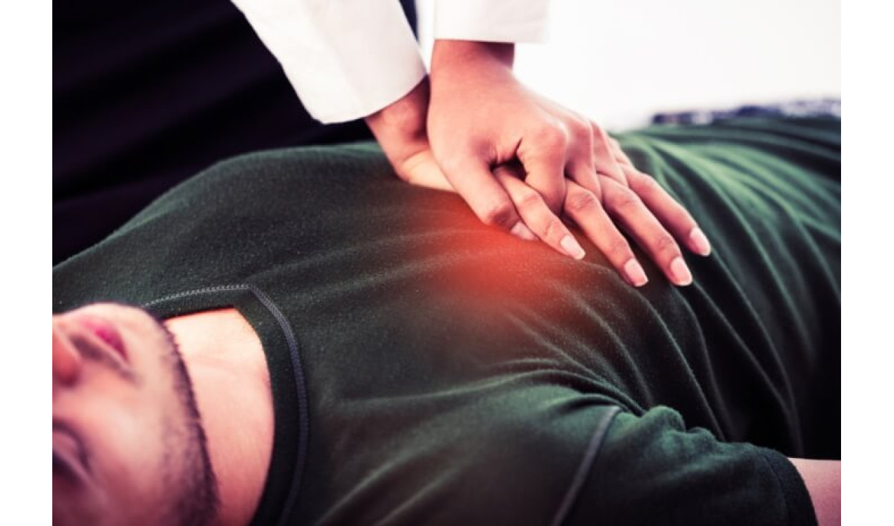 Como fazer massagem cardíaca?